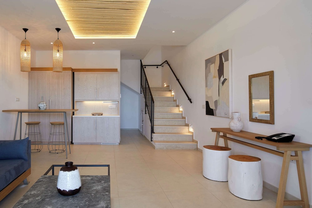 Queen Duplex Suite Sea View with Private Heated Pool and Hydromassage