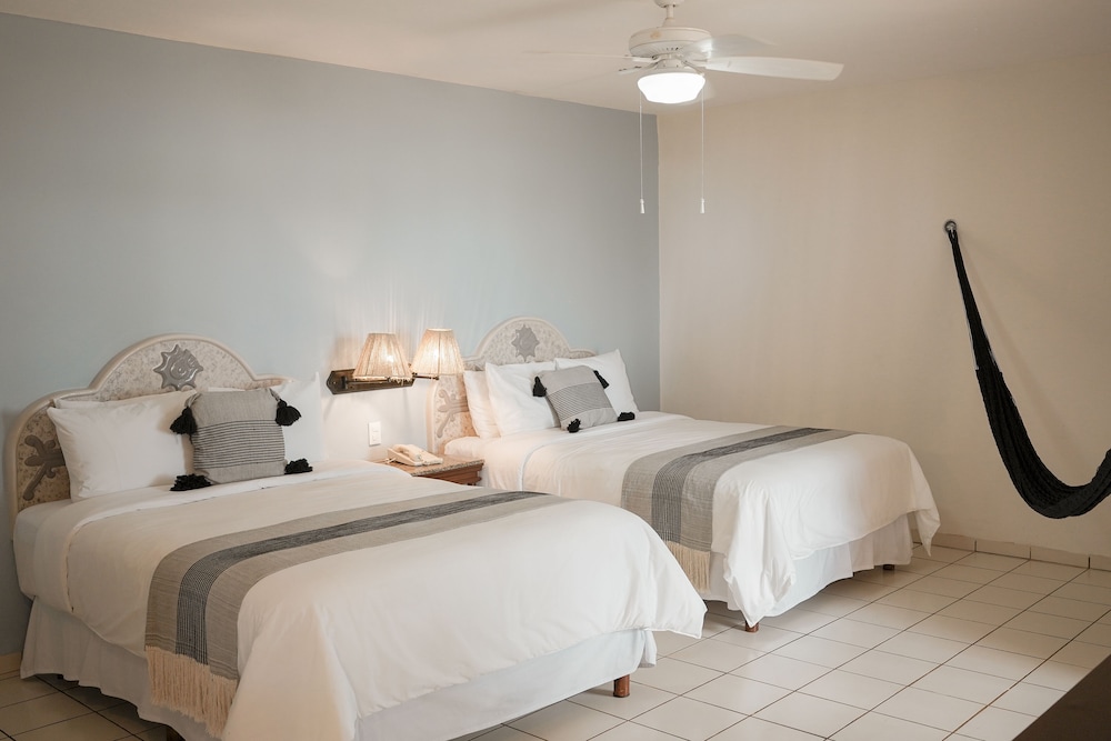 Standard Room, 2 Queen Beds, Ocean View photo 1