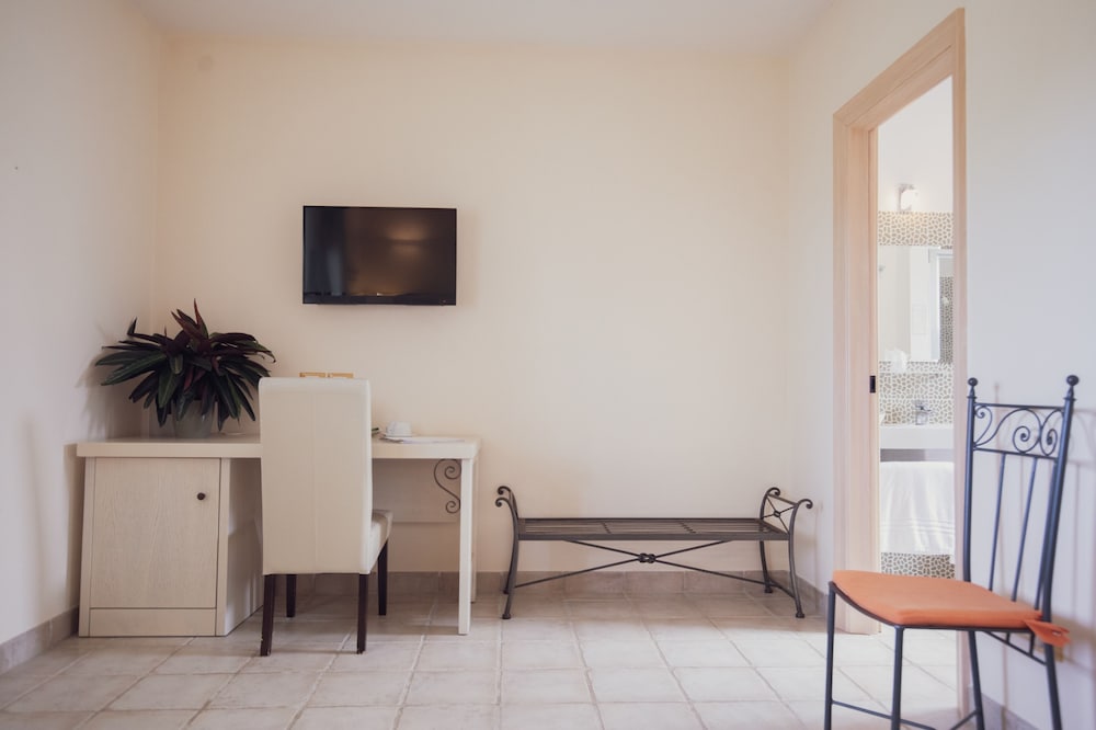 Comfort Room, Sea View, Garden Area