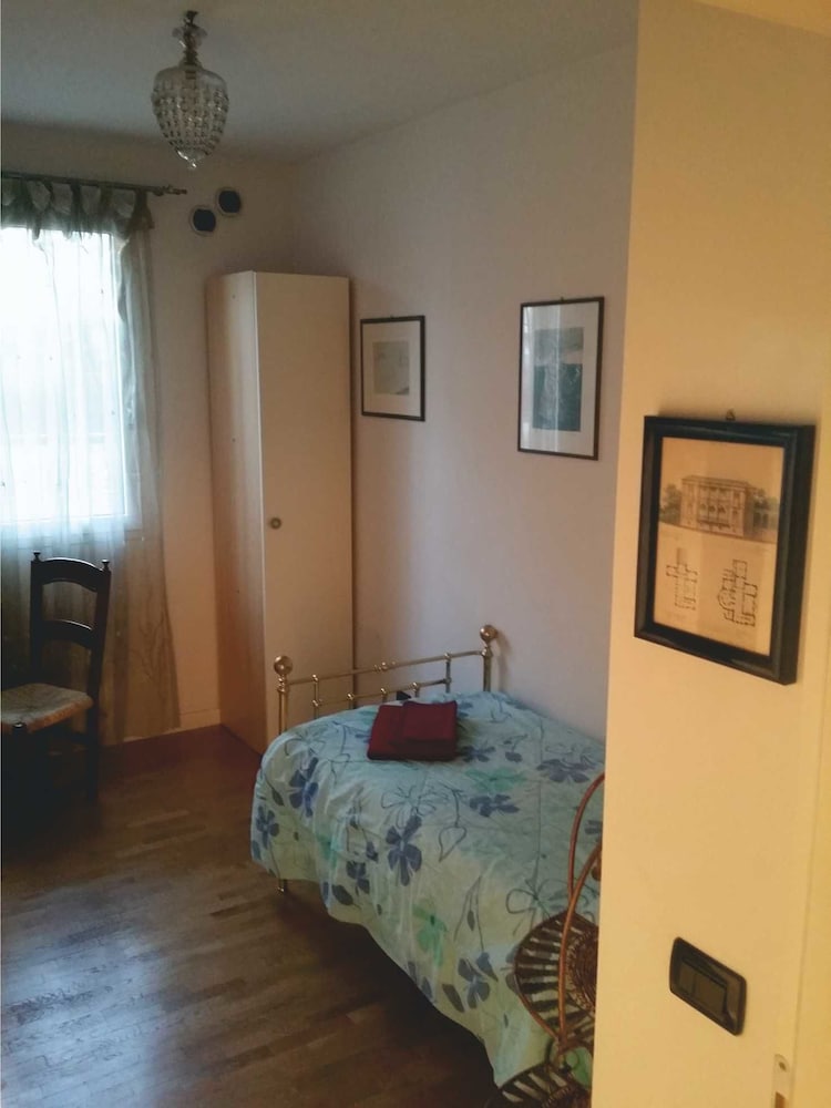 Basic Single Room, Private Bathroom (External) photo 1