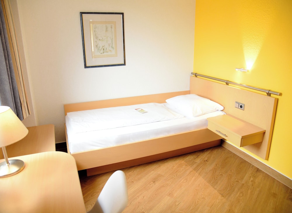 Single Room photo 2