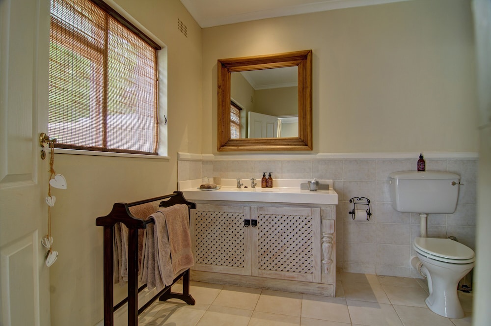 Manor House Junior Suite photo 2
