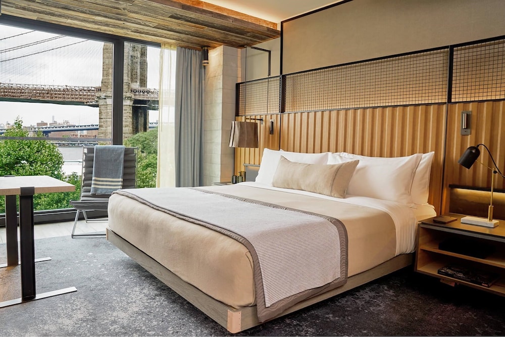 Studio Suite (Brooklyn Bridge)