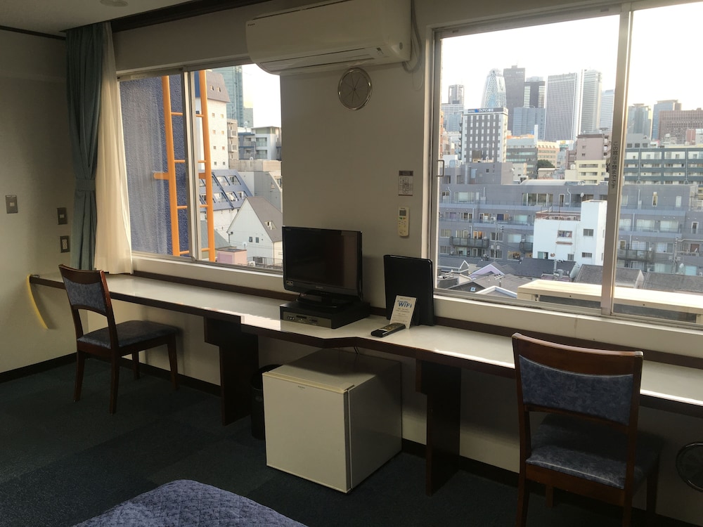 Basic Twin Room, 2 Single Beds, Non Smoking photo 2