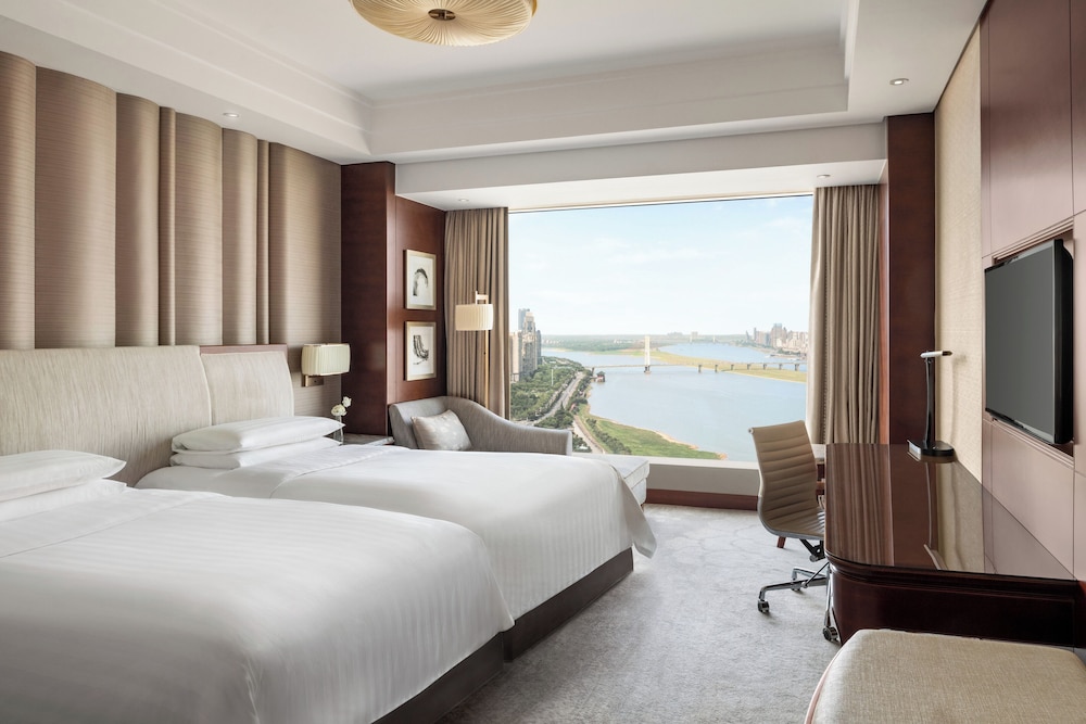 Deluxe Room, 2 Twin Beds, River View photo 1
