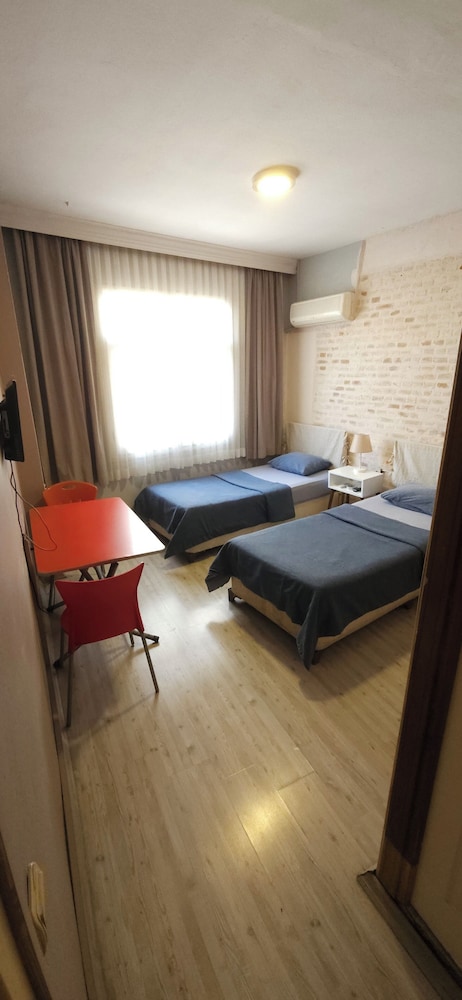 Standard Twin Room photo 2