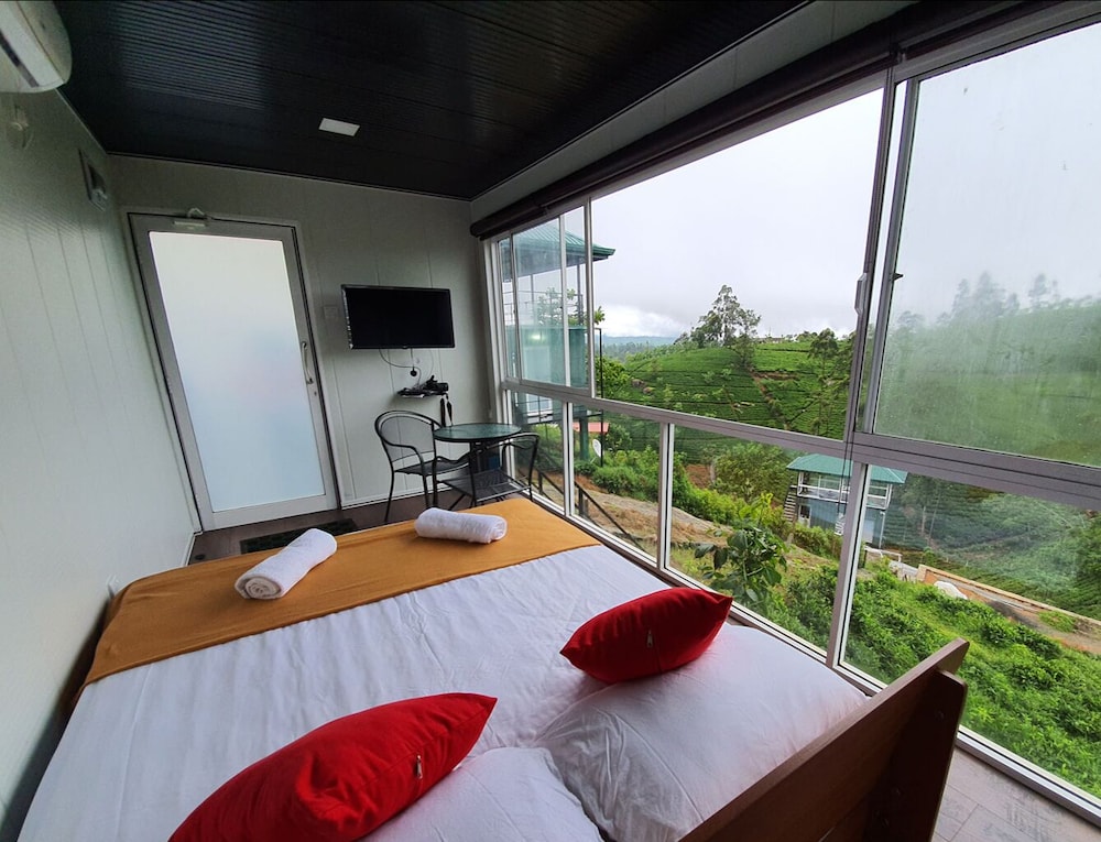 Deluxe Cabin, 1 Double Bed, Mountain View, Garden Area