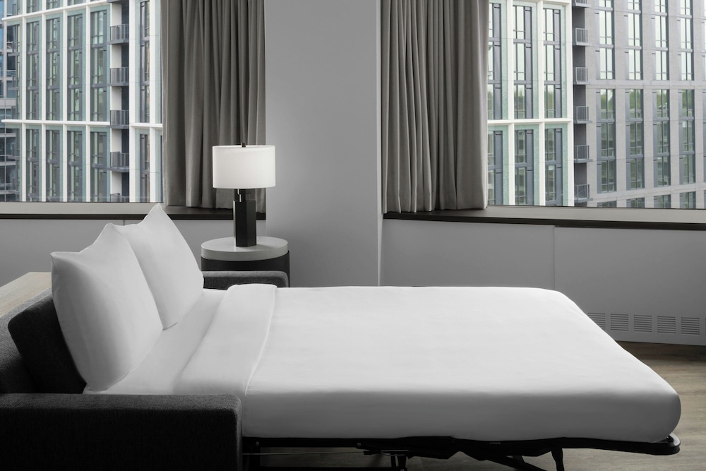 Executive Room, 1 King Bed with Sofa bed - Photo 3