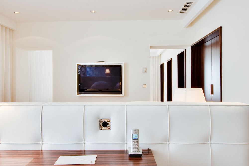 Luxury Suite photo 1