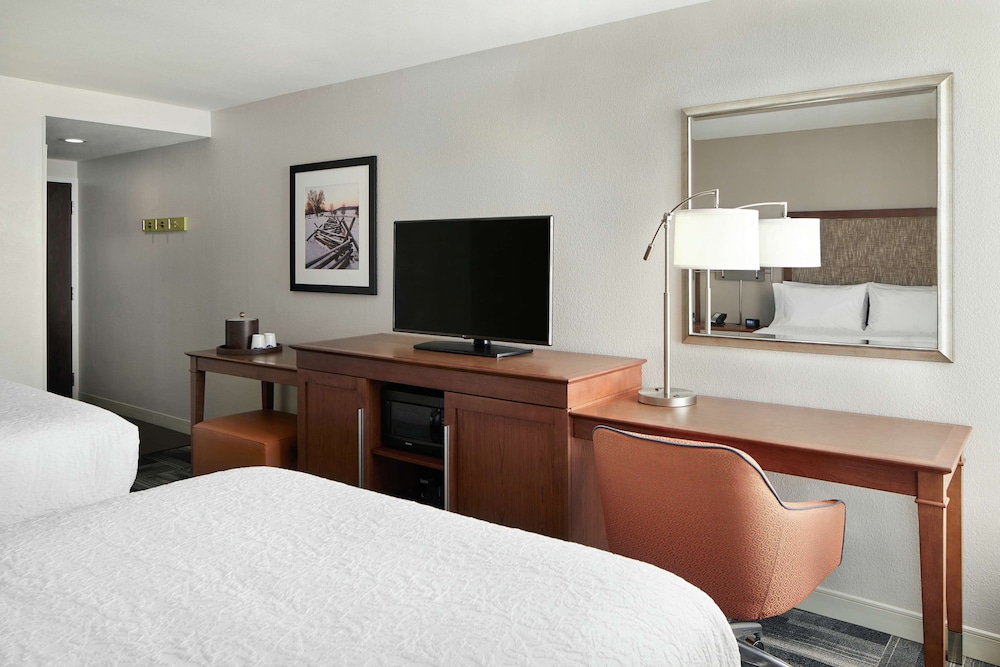 Room, 2 Queen Beds, Refrigerator & Microwave (Shower) - Photo 3