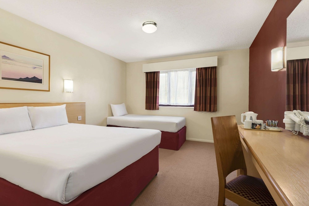 Family Room, Multiple Beds, Non Smoking - Photo 2