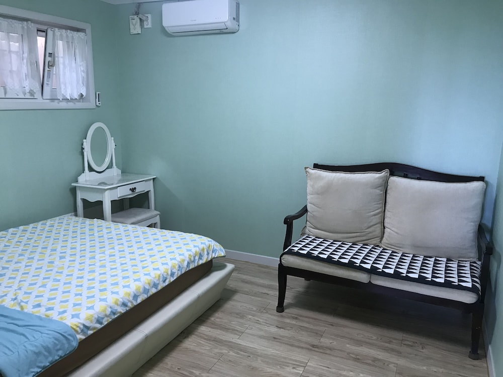 Family House, 2 Bedrooms, Sea View photo 2