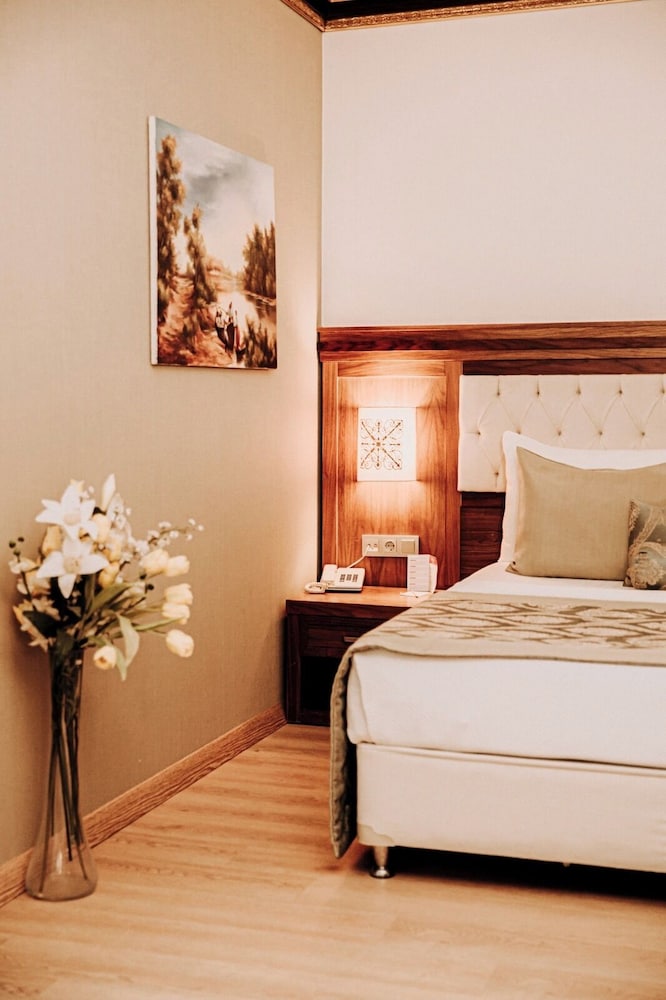Single Room, City View