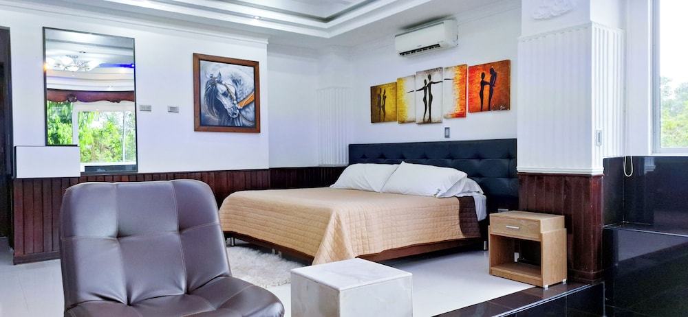 Suite, Garden View