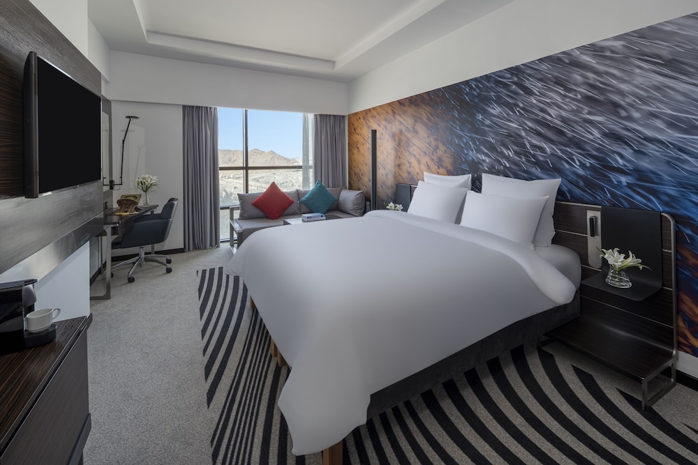 Junior Suite, 1 King Bed - Photo 5