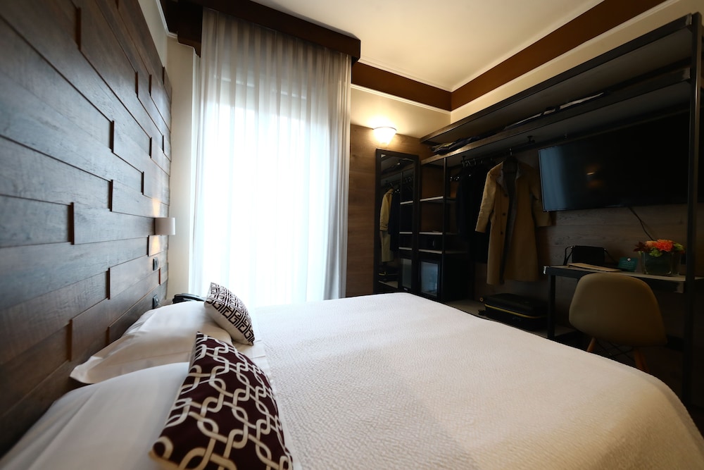 Standard Double Room - Photo 4