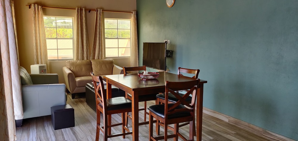 Classic Apartment, 2 Bedrooms, Balcony, Partial Ocean View