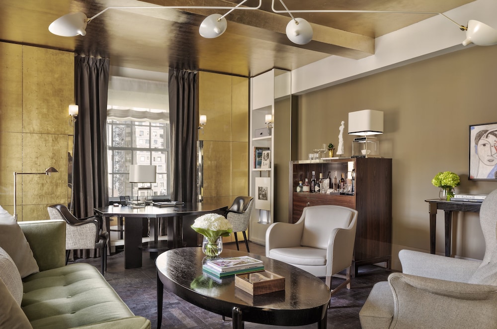 Suite (Carlyle)