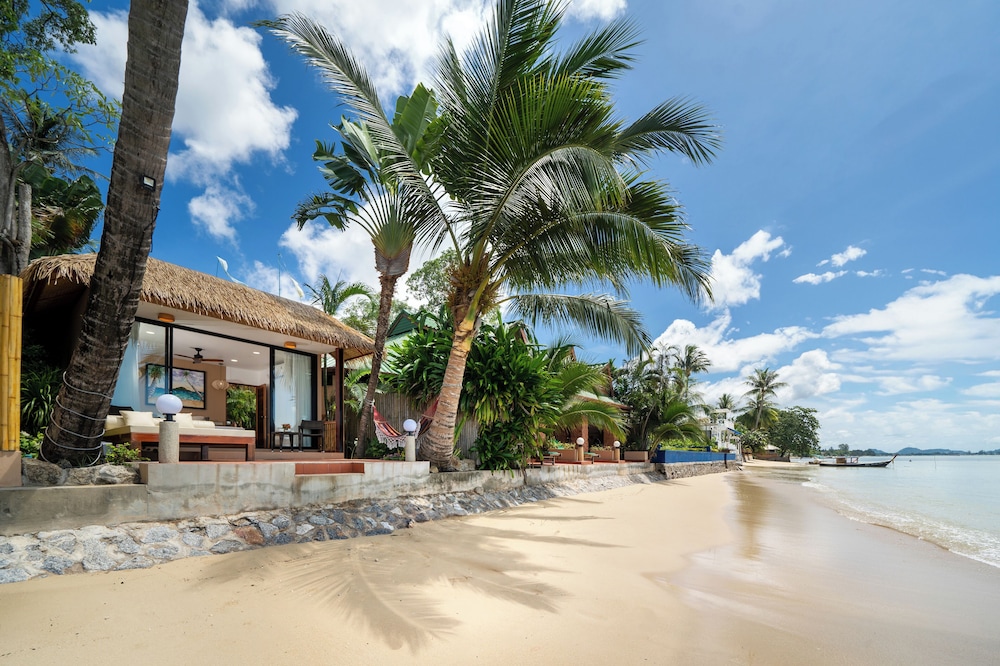 Premier Room, Sea View, Beachfront photo 2