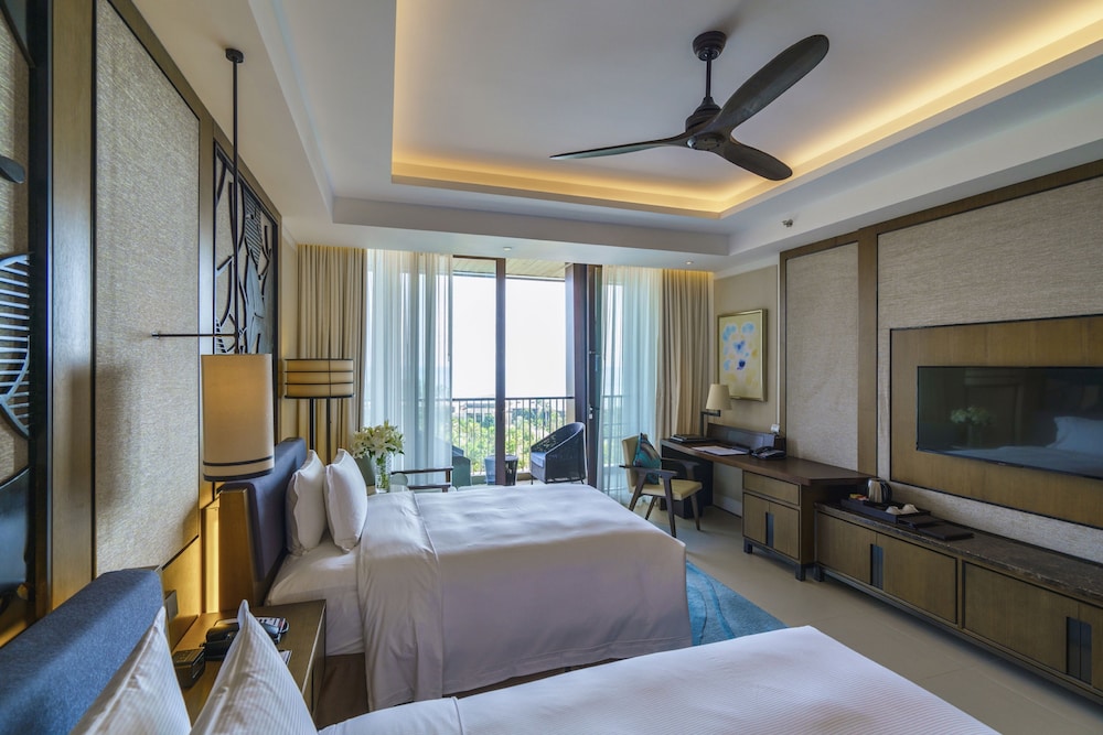 Executive Ocean View Twin Bed Room