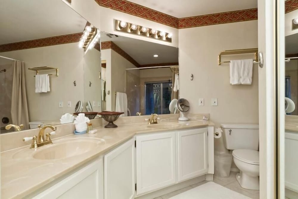 Condo, 3 Bedrooms, Pool View photo 2