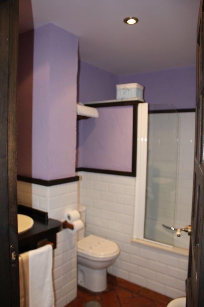 Standard Double or Twin Room - Photo 35