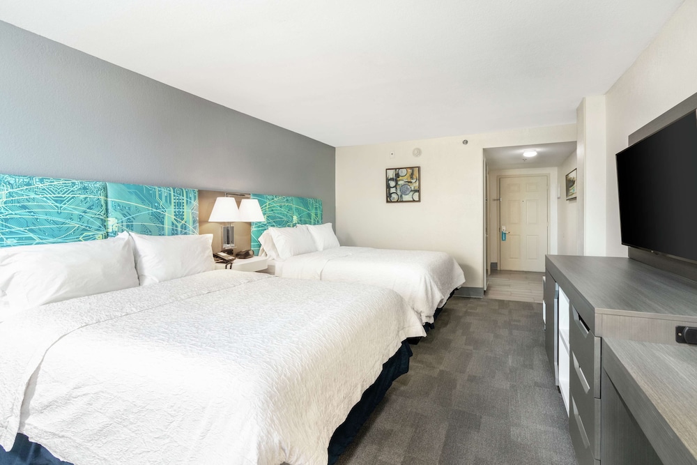 Room, 2 Queen Beds, View - Photo 3
