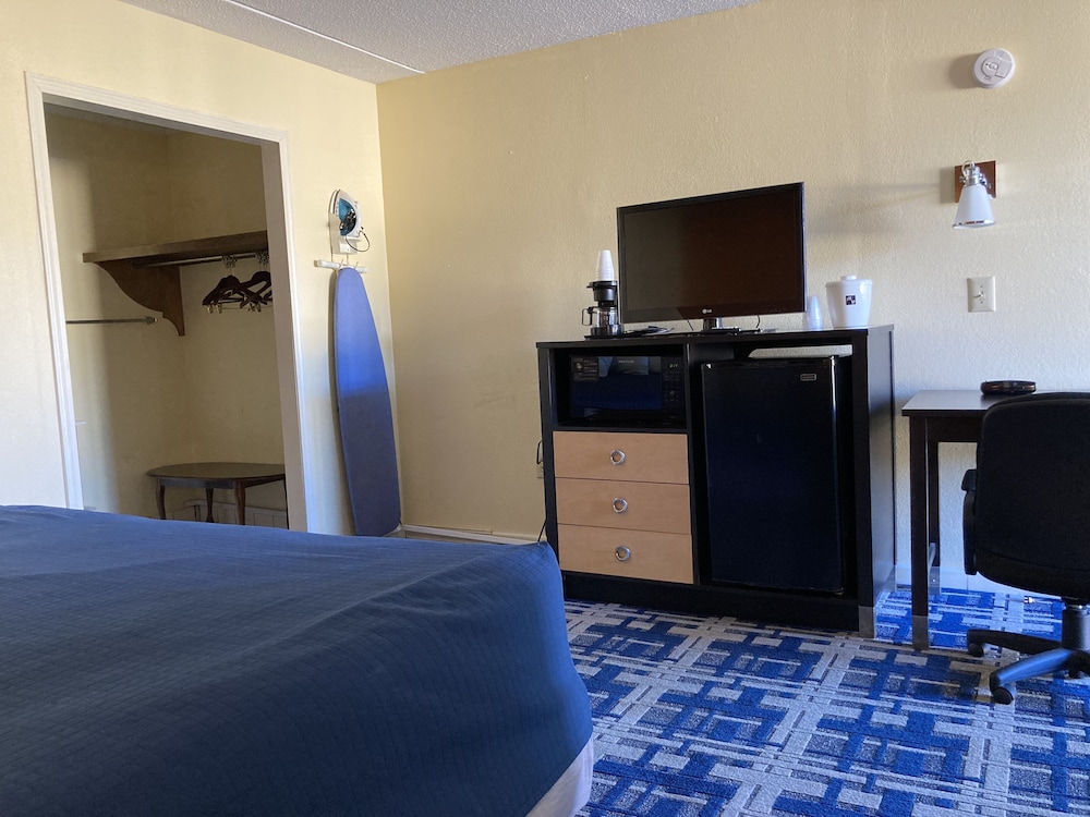 Standard Room, 1 Bedroom, Non Smoking photo 3