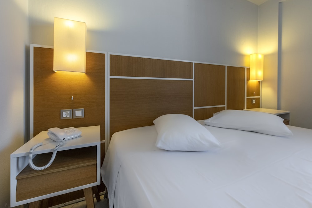 Economy Twin Room - Photo 4