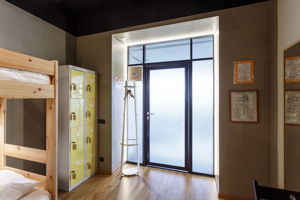 Shared Dormitory (Bed in 8-Bed Room ) photo 1