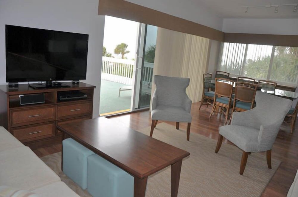 Condo, 2 Bedrooms, 2 Bathrooms, Gulf Front (#301) photo 3
