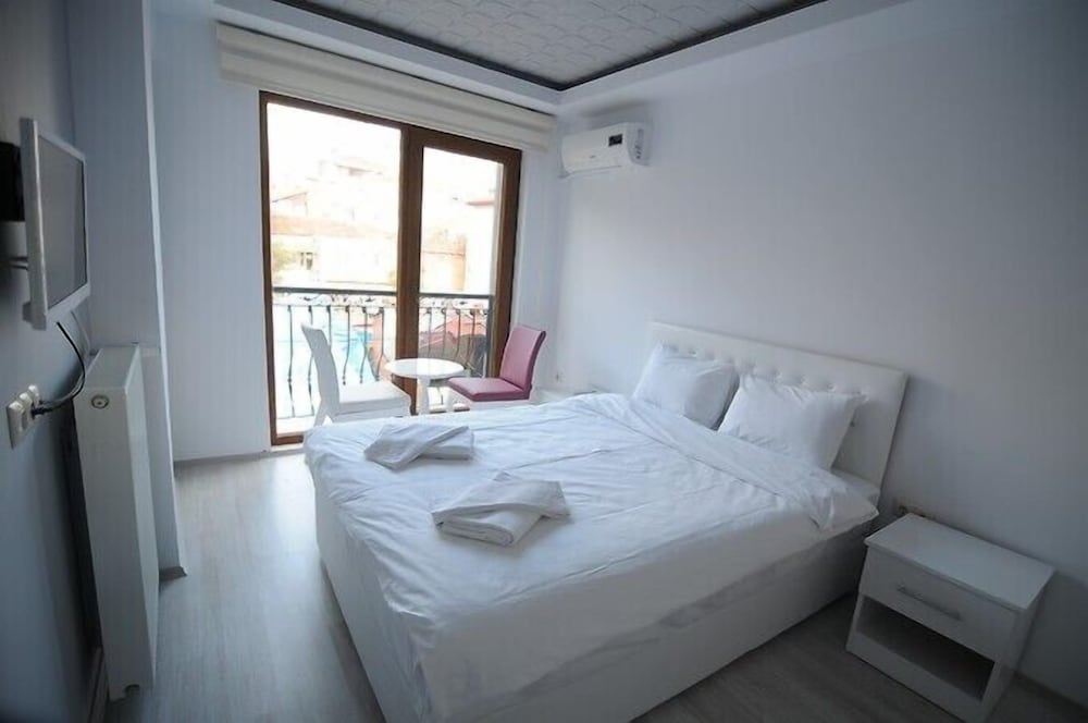 Standard Double Room photo 3
