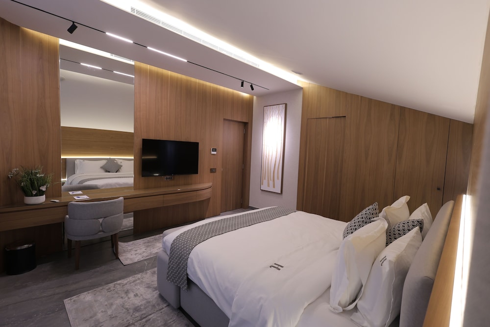 Luxury Suite photo 3