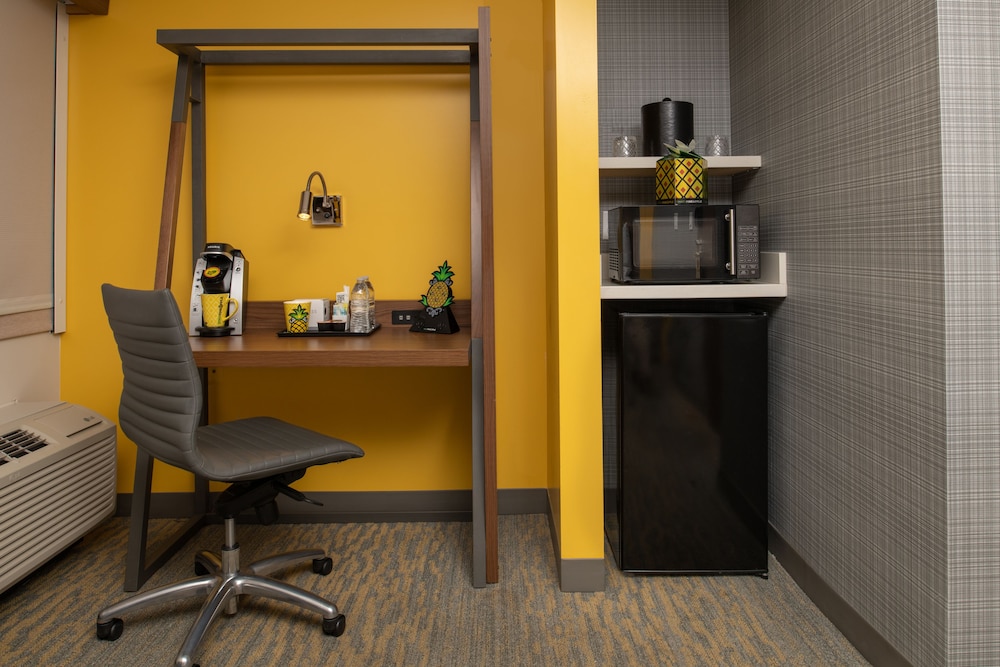 Suite, Multiple Beds, Accessible photo 3
