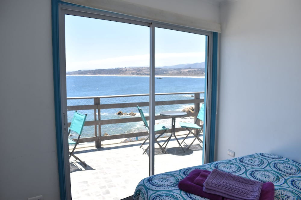 Basic Room, 1 Queen Bed, Ensuite, Sea View photo 2
