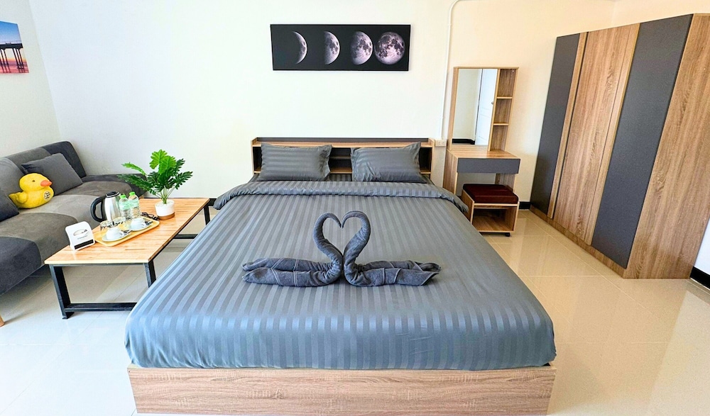 Deluxe Room, Balcony, Sea View - Photo 13