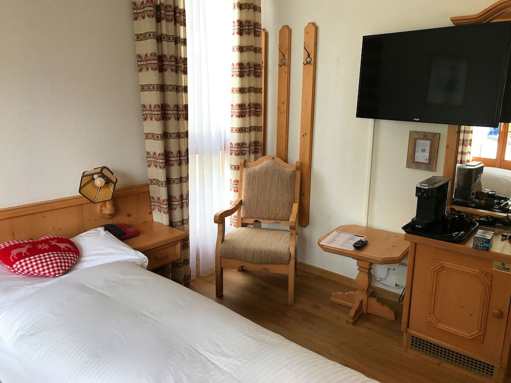 Basic Double Room photo 2
