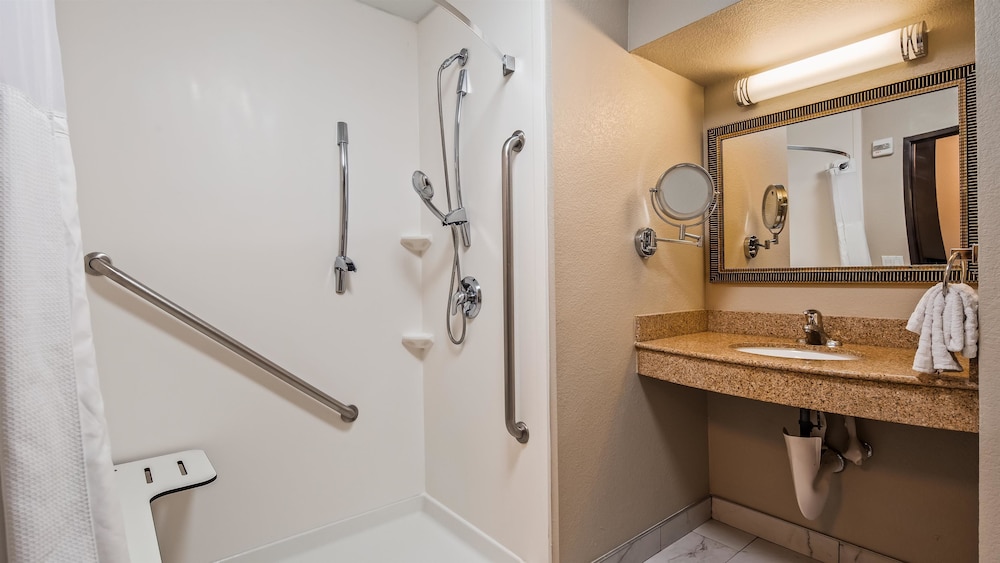 Suite, 2 Queen Beds, Accessible, Refrigerator & Microwave (Walk-in Shower, Single Sofabed)