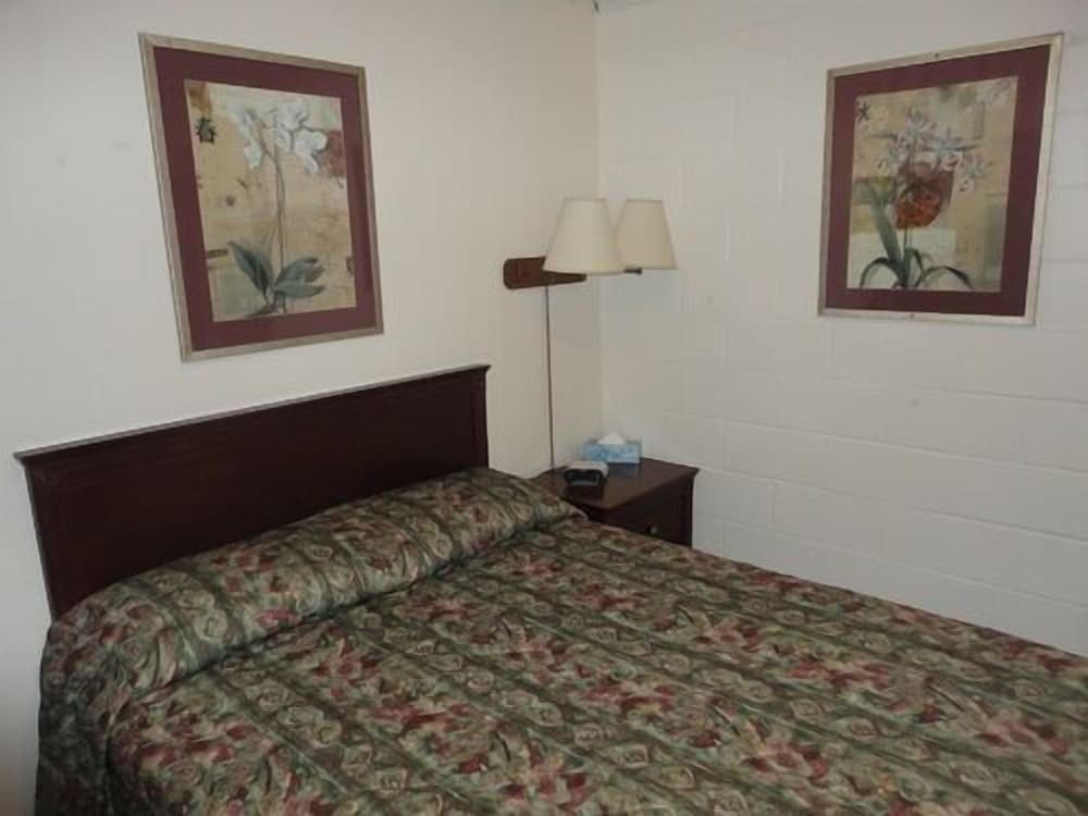 Traditional Room, 1 Queen Bed photo 1