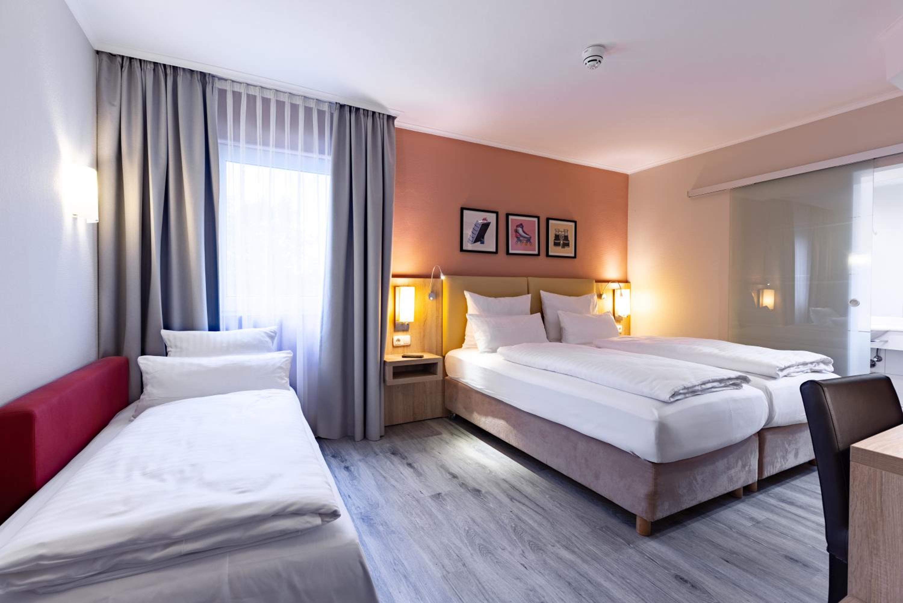 Standard Triple Room photo 2
