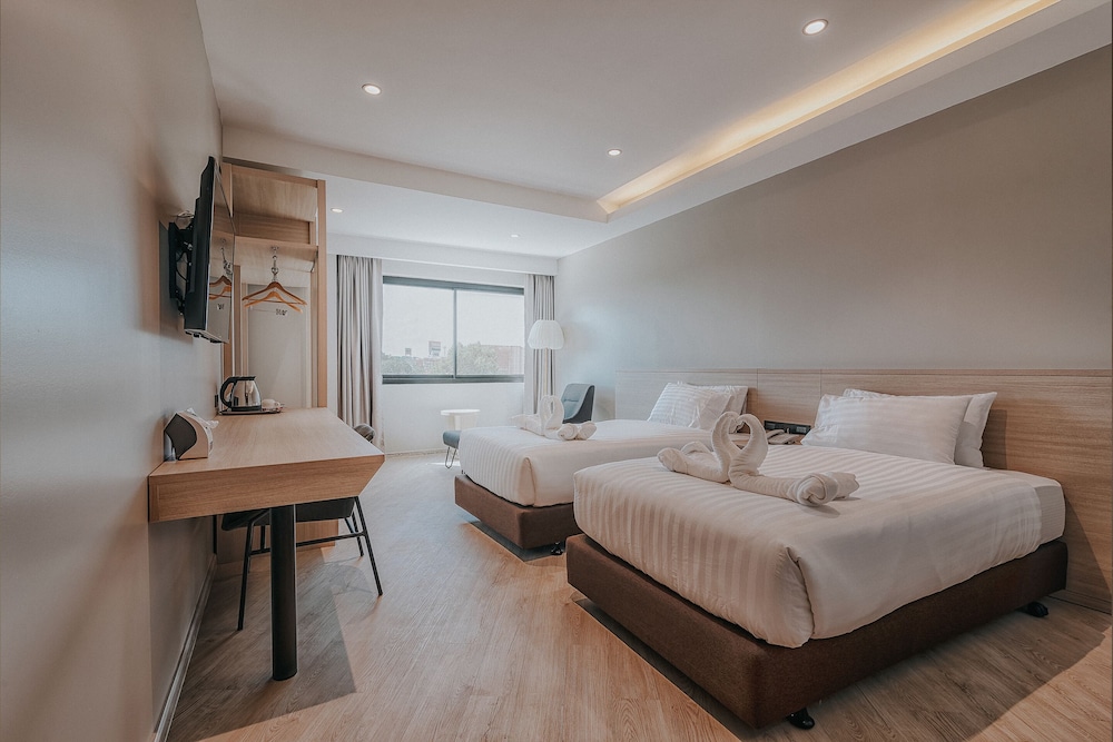 Deluxe Twin Bed