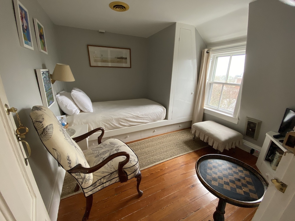 Sailor Room photo 1