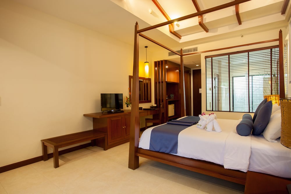 Pool Suites photo 2
