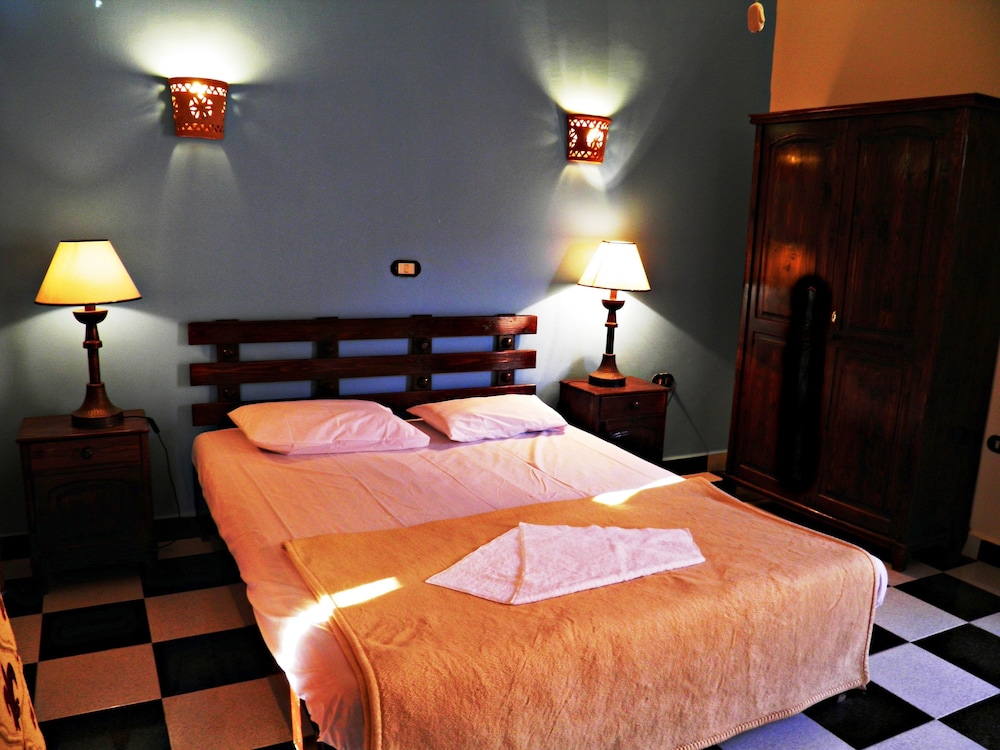 Double Room - Photo 3