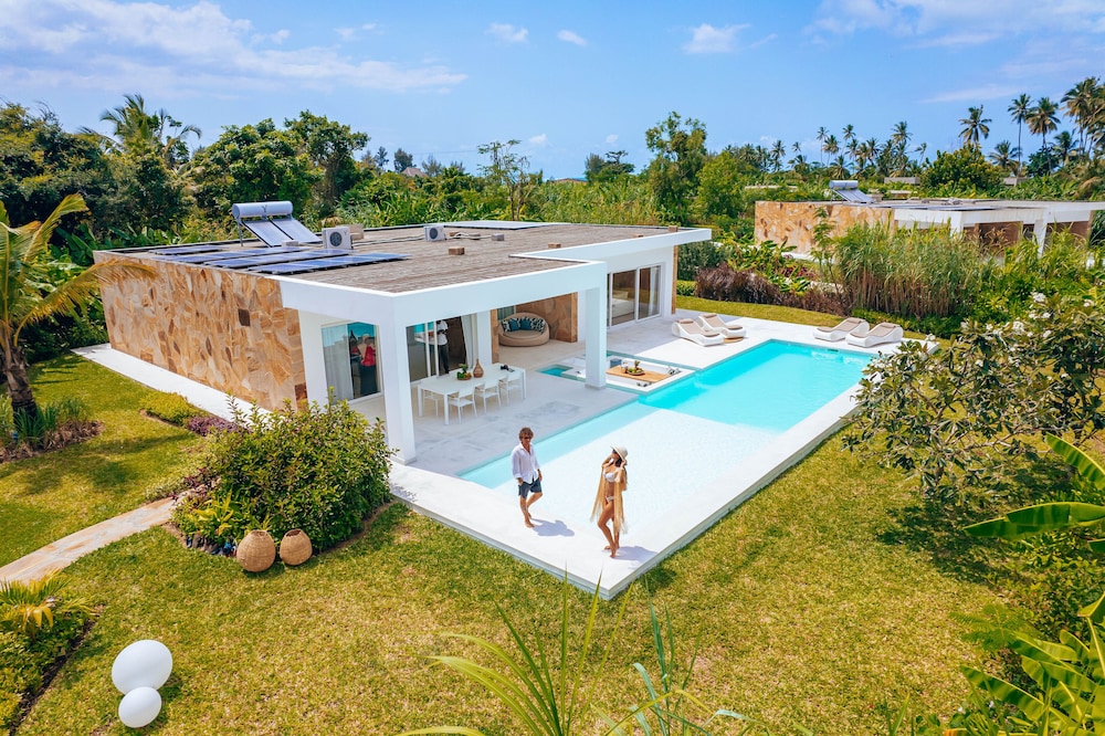 Signature Lake 03 Bedroom Family Villa