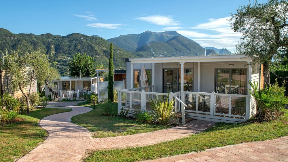 Premium Mobile Home photo 1