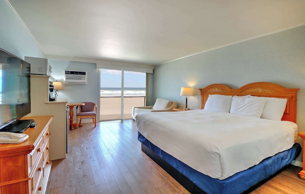 Sundowner Oceanfront One King photo 1