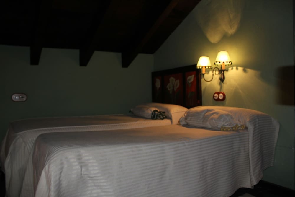 Standard Double or Twin Room - Photo 6