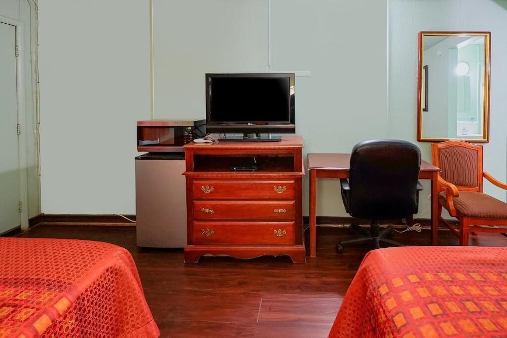 Room, 2 Queen Beds photo 2