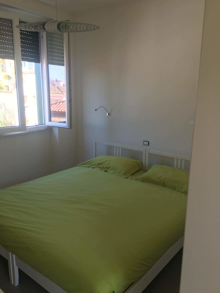 Standard Twin Room, Shared Bathroom, City View